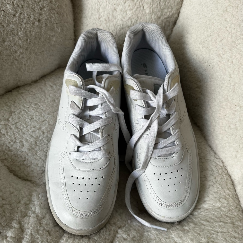 EUC Fabletics Wilshire lifestyle sneaker. No longer sold.